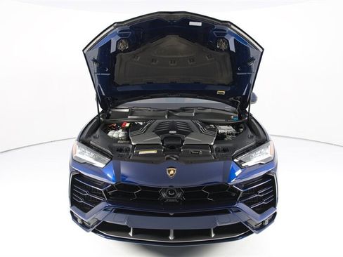 Used 2022 Lamborghini Urus AWD/4WD image 48