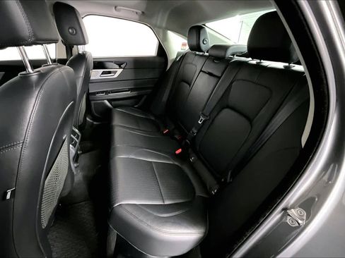 Used 2017 Jaguar XF Prestige image 20