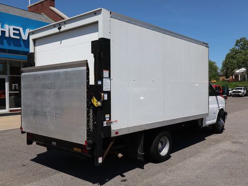 Used 2022 Chevrolet Express 3500 w/ Power Convenience Package RWD image 29