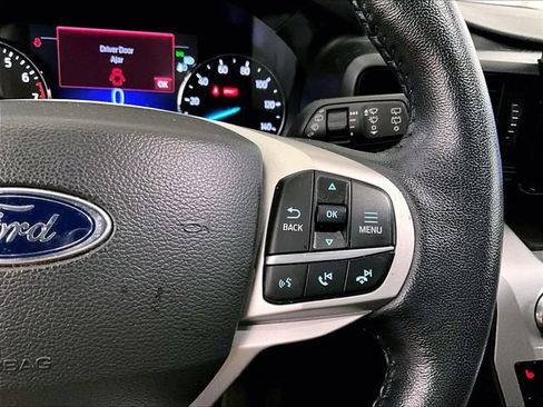 Used 2022 Ford Explorer XLT AWD/4WD image 18