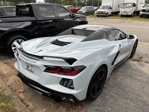 Used 2021 Chevrolet Corvette Stingray Premium Conv w/ Z51 Performance Package RWD image 8