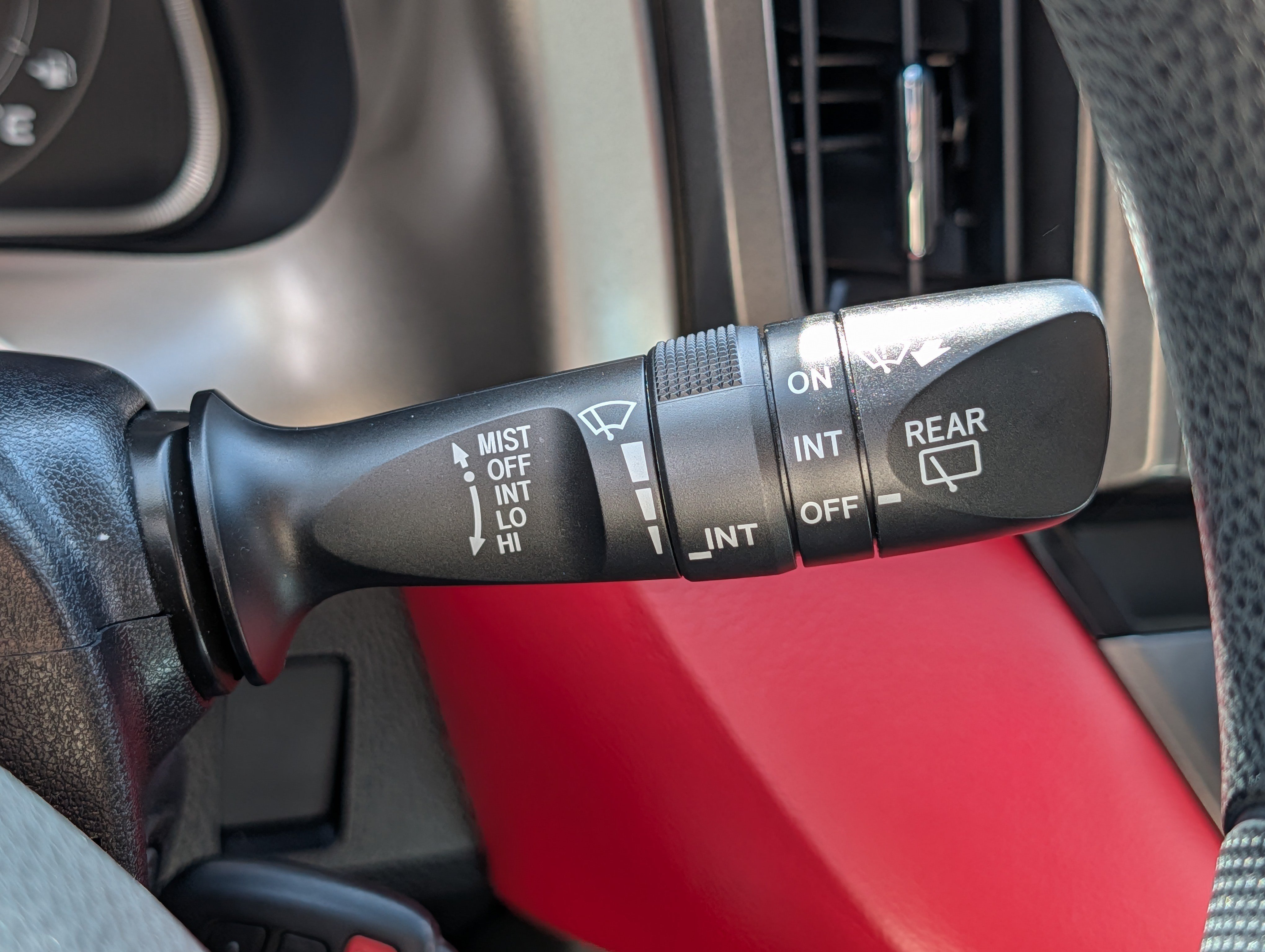 Used 2014 Toyota RAV4 XLE AWD/4WD image 31