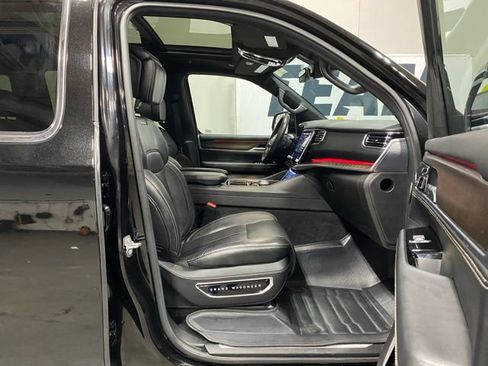 Used 2022 Jeep Grand Wagoneer Series I image 33