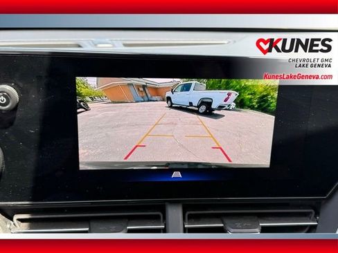Used 2025 Chevrolet Trax LT FWD image 20