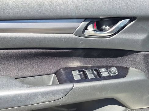 Used 2019 MAZDA CX-5 Sport FWD image 19