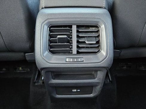 Used 2024 Volkswagen Taos SE image 16