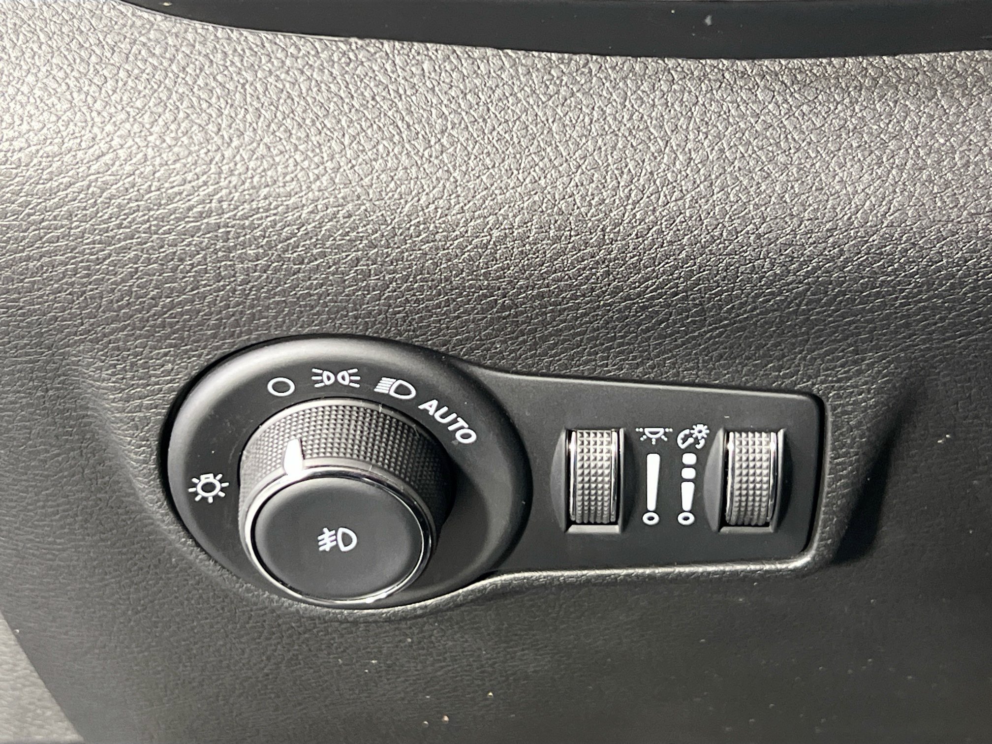 Used 2022 Jeep Compass Latitude w/ Convenience Group AWD/4WD image 10