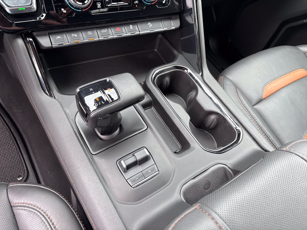 Certified 2025 GMC Sierra 1500 AT4 w/ AT4 Premium Package AWD/4WD image 31
