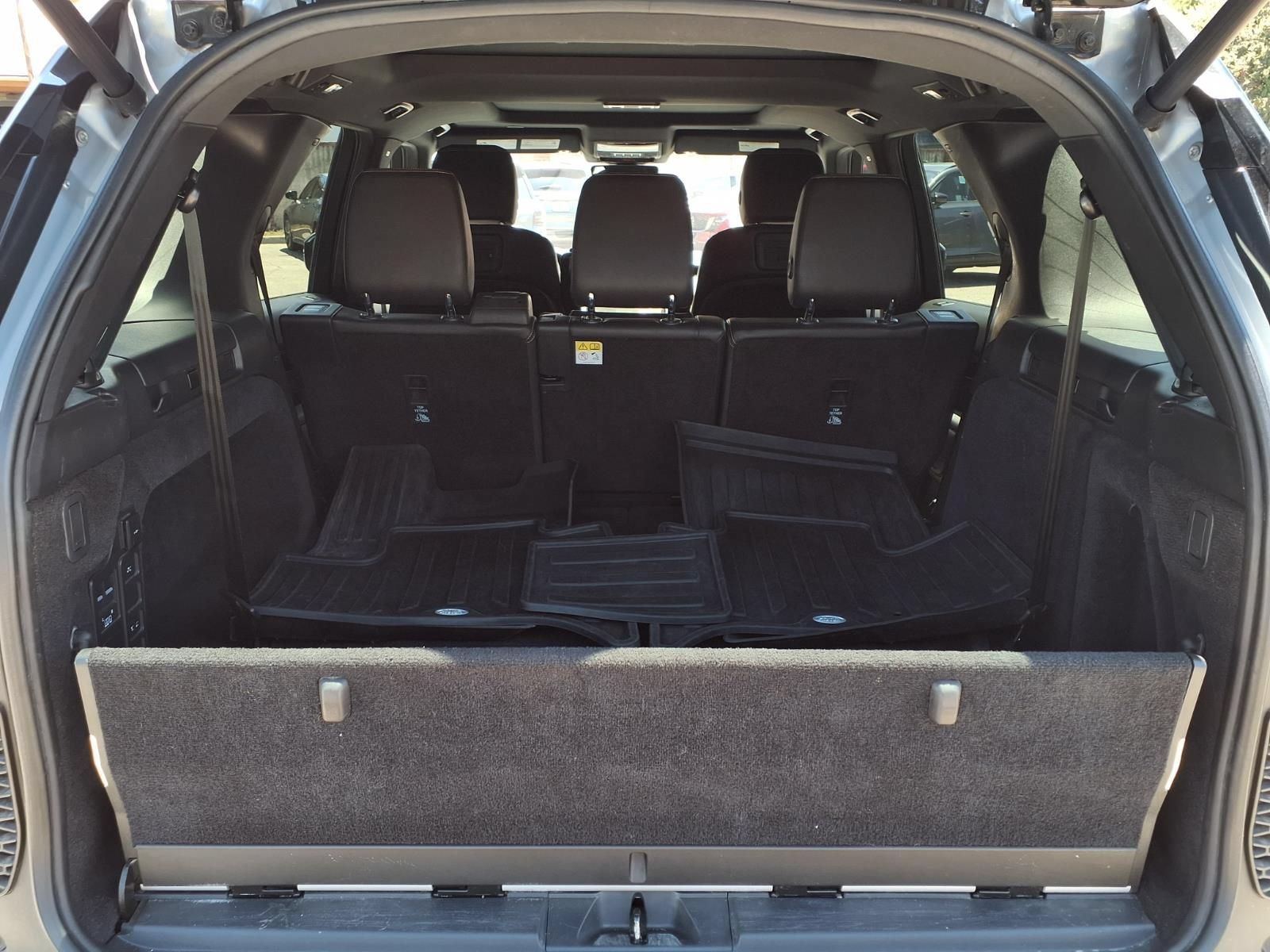 Used 2022 Land Rover Discovery S R-Dynamic AWD/4WD image 7