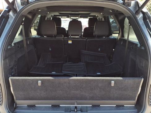 Used 2022 Land Rover Discovery S R-Dynamic AWD/4WD image 7