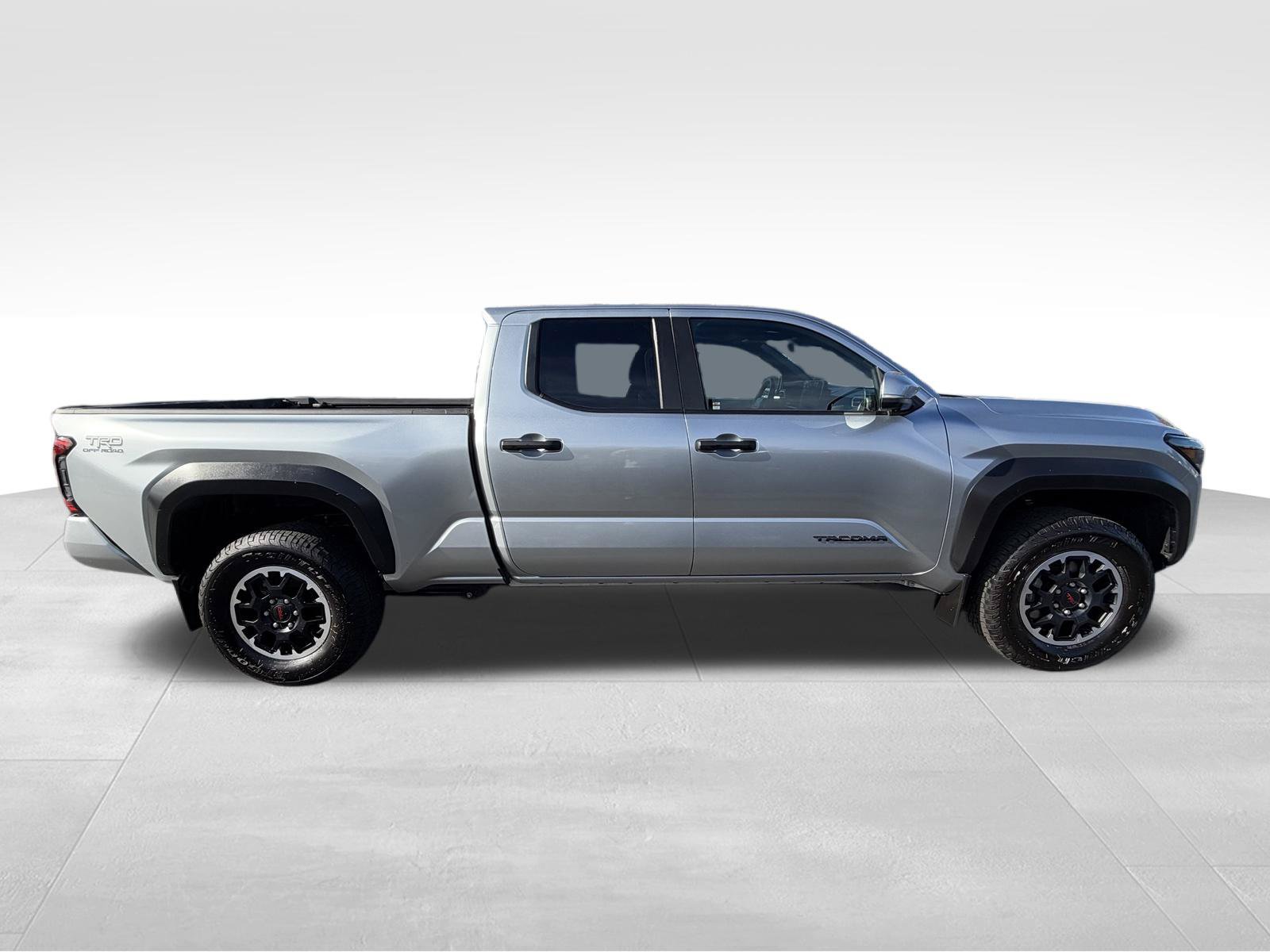 Used 2024 Toyota Tacoma TRD Off-Road w/ TRD Off Road Premium Package AWD/4WD image 4