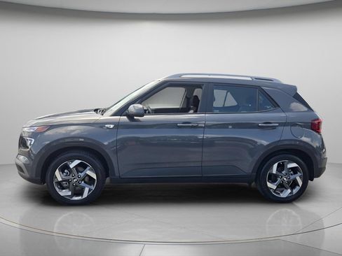 Certified 2024 Hyundai Venue SEL FWD image 3