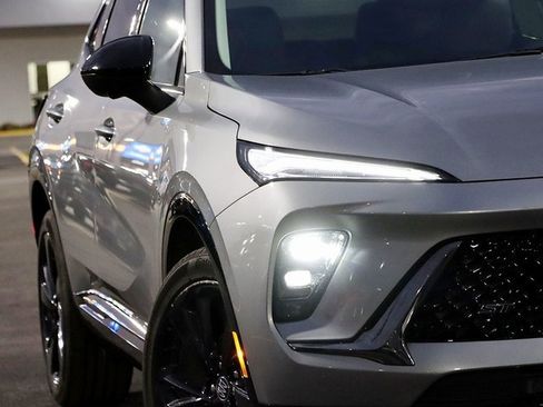 Certified 2025 Buick Envision Sport Touring image 4