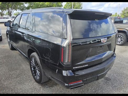 Used 2025 Cadillac Escalade ESV Sport Platinum AWD/4WD image 5