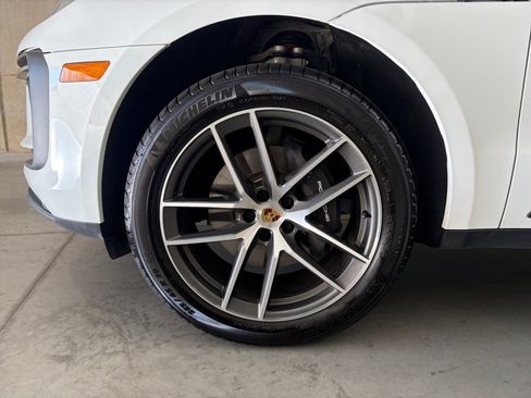 Certified 2026 Porsche Macan AWD/4WD image 18