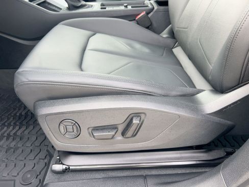 Certified 2025 Audi Q3 2.0T Premium w/ Convenience Package image 14