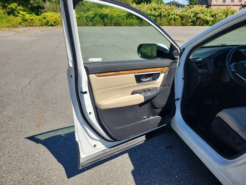 Used 2019 Honda CR-V Touring image 15