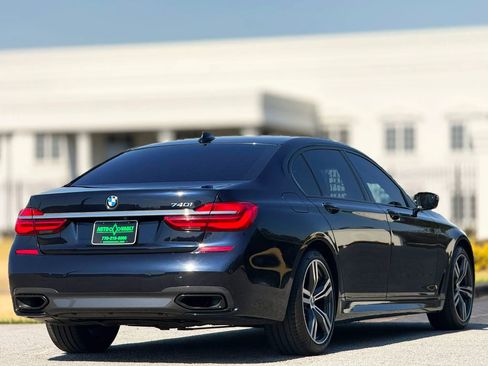 Used 2019 BMW 740i w/ Executive Package image 11