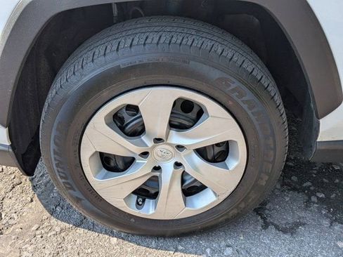 Certified 2023 Toyota RAV4 LE AWD/4WD image 11