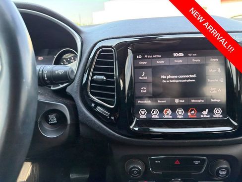 Used 2018 Jeep Compass Limited AWD/4WD image 9