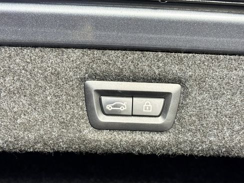 Used 2020 BMW 530i xDrive w/ Convenience Package image 33