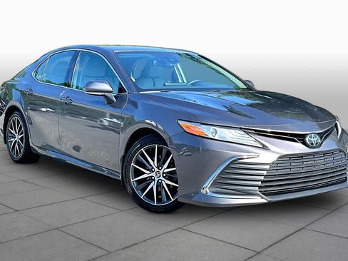 Used 2023 Toyota Camry XLE w/ Cold Weather Package AWD/4WD image 3