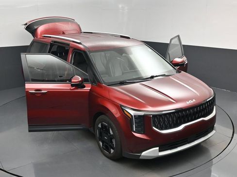 Certified 2025 Kia Carnival EX image 57