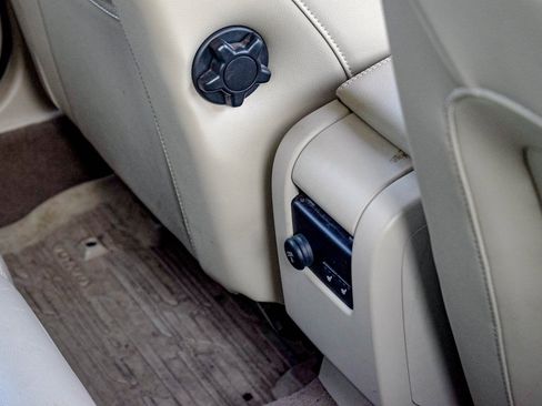 Used 2015 Volvo V60 T5 Premier image 9