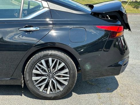Used 2025 Nissan Altima 2.5 SV FWD image 38