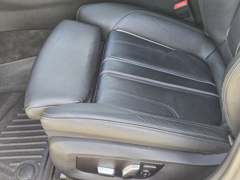 Used 2020 BMW 530i w/ Convenience Package RWD image 9