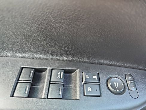 Used 2017 Honda Accord Sport image 25