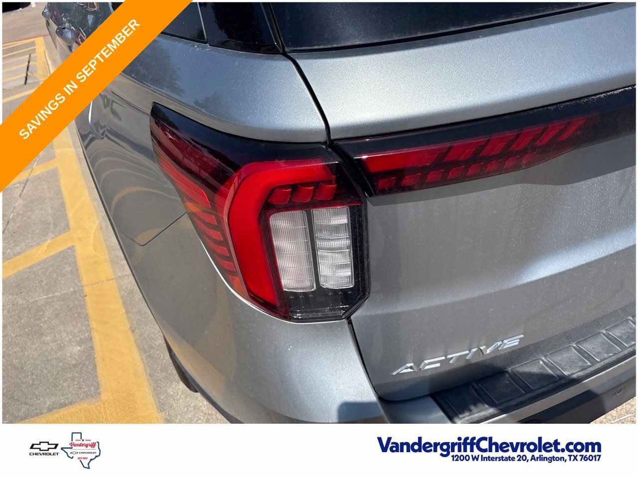Used 2025 Ford Explorer Active RWD image 9