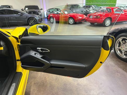 Used 2020 Porsche 718 Cayman S image 7