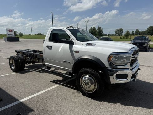 Used 2019 RAM 5500 Tradesman RWD image 3