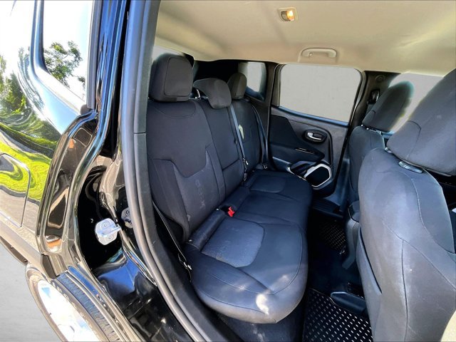 Used 2017 Jeep Renegade Latitude AWD/4WD image 26