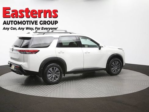 Used 2024 Nissan Pathfinder SV w/ SV Premium Package AWD/4WD image 47