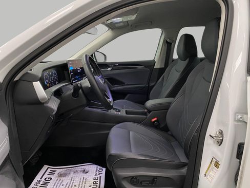 Used 2026 Volkswagen Tiguan SE AWD/4WD image 27