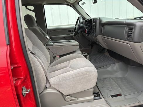 Used 2005 Chevrolet Avalanche LS image 28