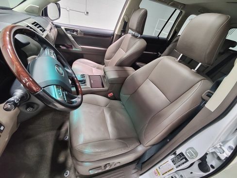 Used 2016 Lexus GX 460 w/ Premium Package AWD/4WD image 26