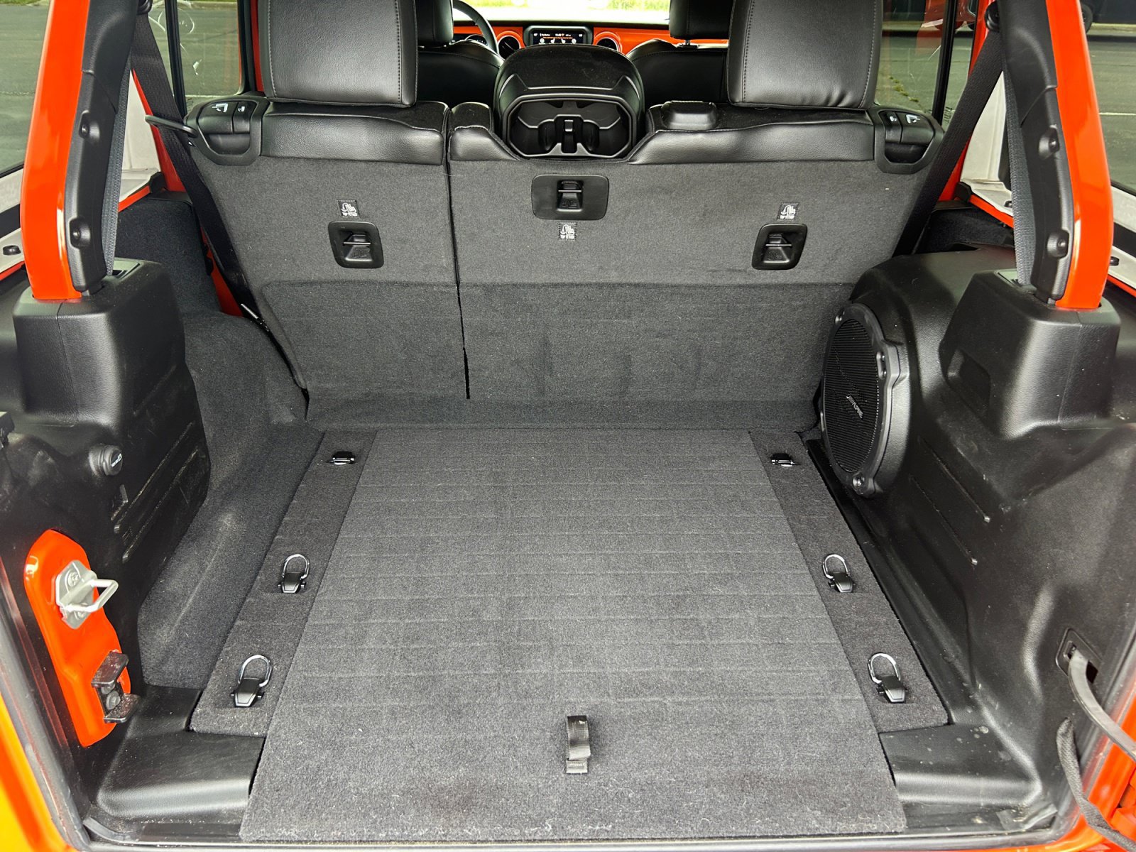 Used 2023 Jeep Wrangler Unlimited Sahara AWD/4WD image 31
