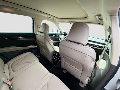 Certified 2021 Lincoln Nautilus Reserve AWD/4WD image 29