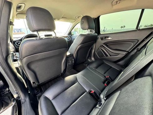 Used 2015 Mercedes-Benz GLA 250 image 13