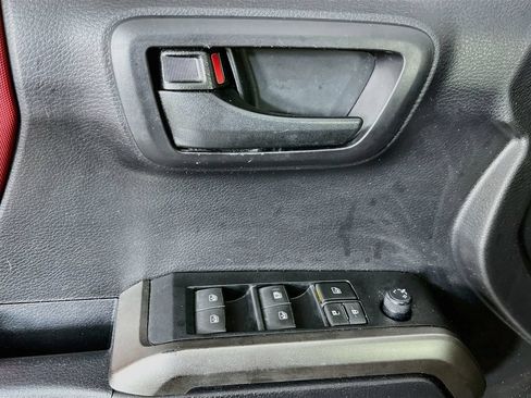 Used 2021 Toyota Tacoma SR5 RWD image 23