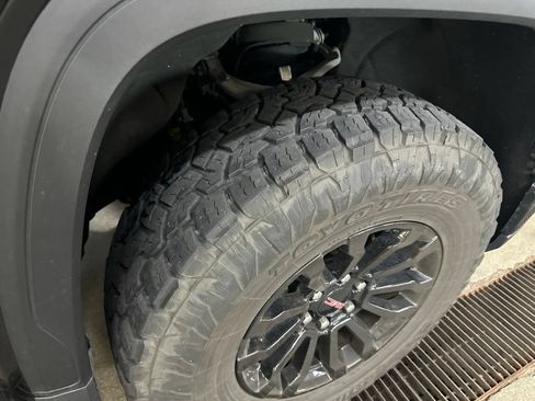 Used 2022 GMC Sierra 1500 AT4X AWD/4WD image 2