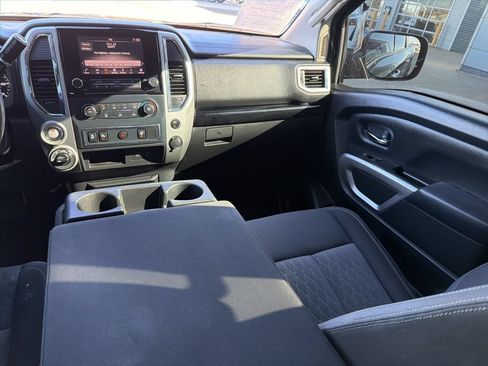Used 2021 Nissan Titan SV AWD/4WD image 18