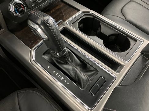 Used 2015 Ford F150 Platinum w/ Equipment Group 701A Luxury image 28