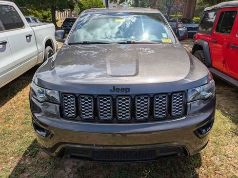 Used 2020 Jeep Grand Cherokee Altitude AWD/4WD image 2