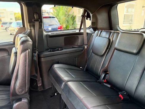 Used 2017 Dodge Grand Caravan GT image 26