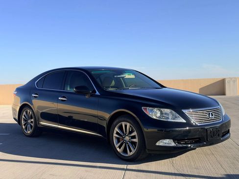 Used 2007 Lexus LS 460 RWD image 2