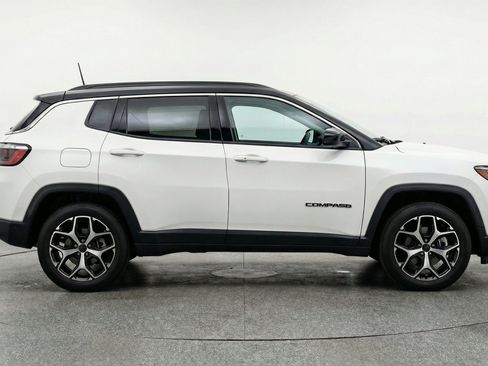 Used 2025 Jeep Compass Limited AWD/4WD image 11